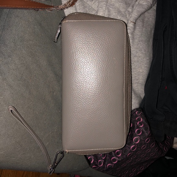 wallet - Picture 1 of 2